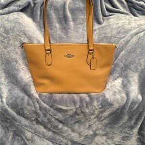Coach Latte Gallery Tote Latte